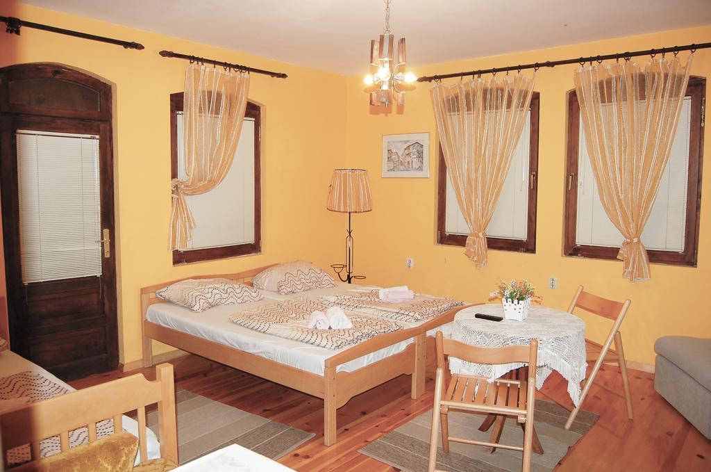 Apartments Sonja โอครีด ภายนอก รูปภาพ